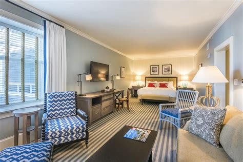 Best 4 Star Hotels In Manila [2024] .